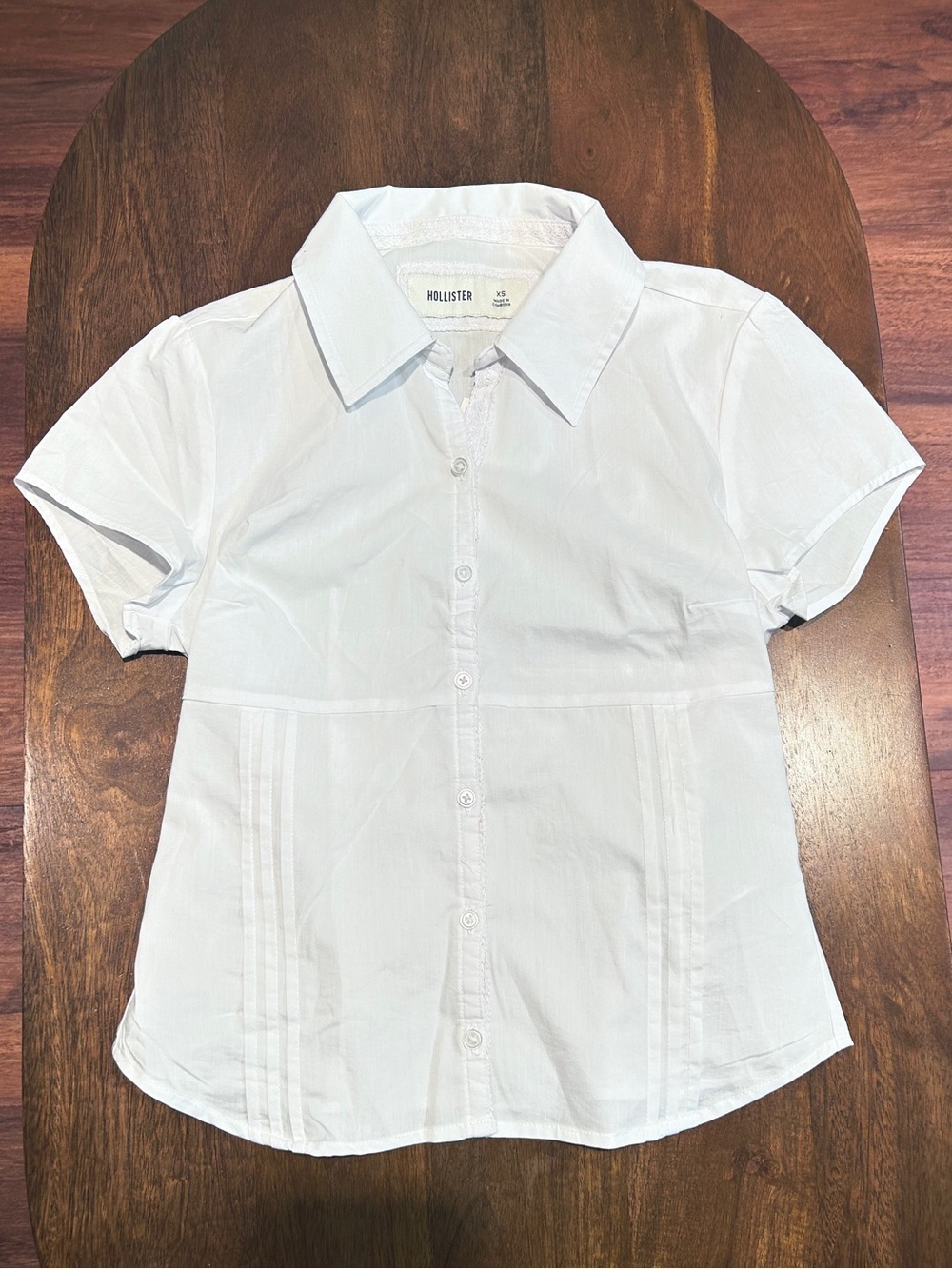 Hollister Womens’ White Short-Sleeve Button-Down Blouse